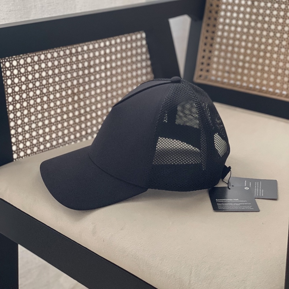 Black Mesh Lulu Hat